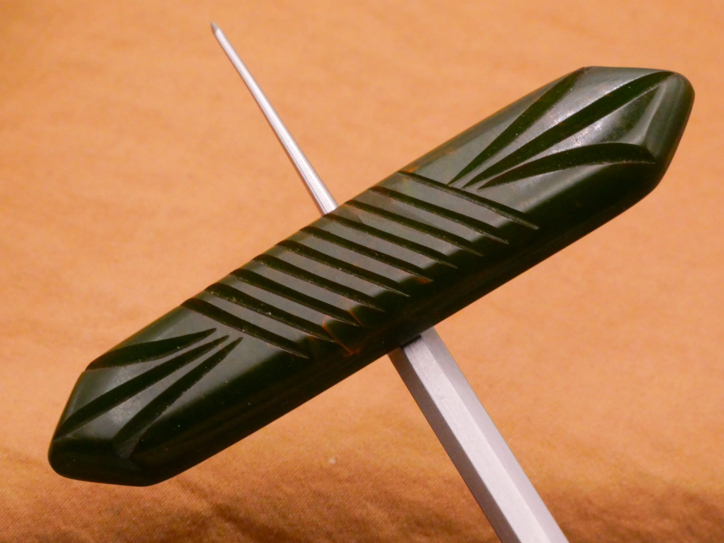 Marbled Green Carved Bakelite Vintage Brooch Pin 14x65mm