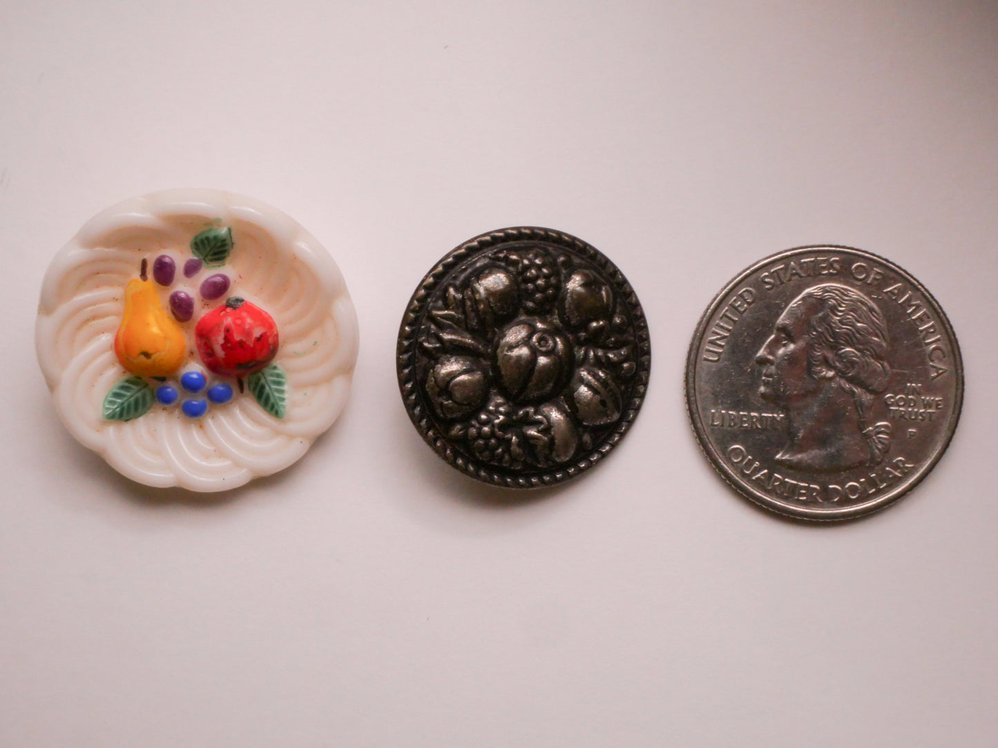 Fruit Bounty Bowl Basket Vintage Button Various 23-28mm