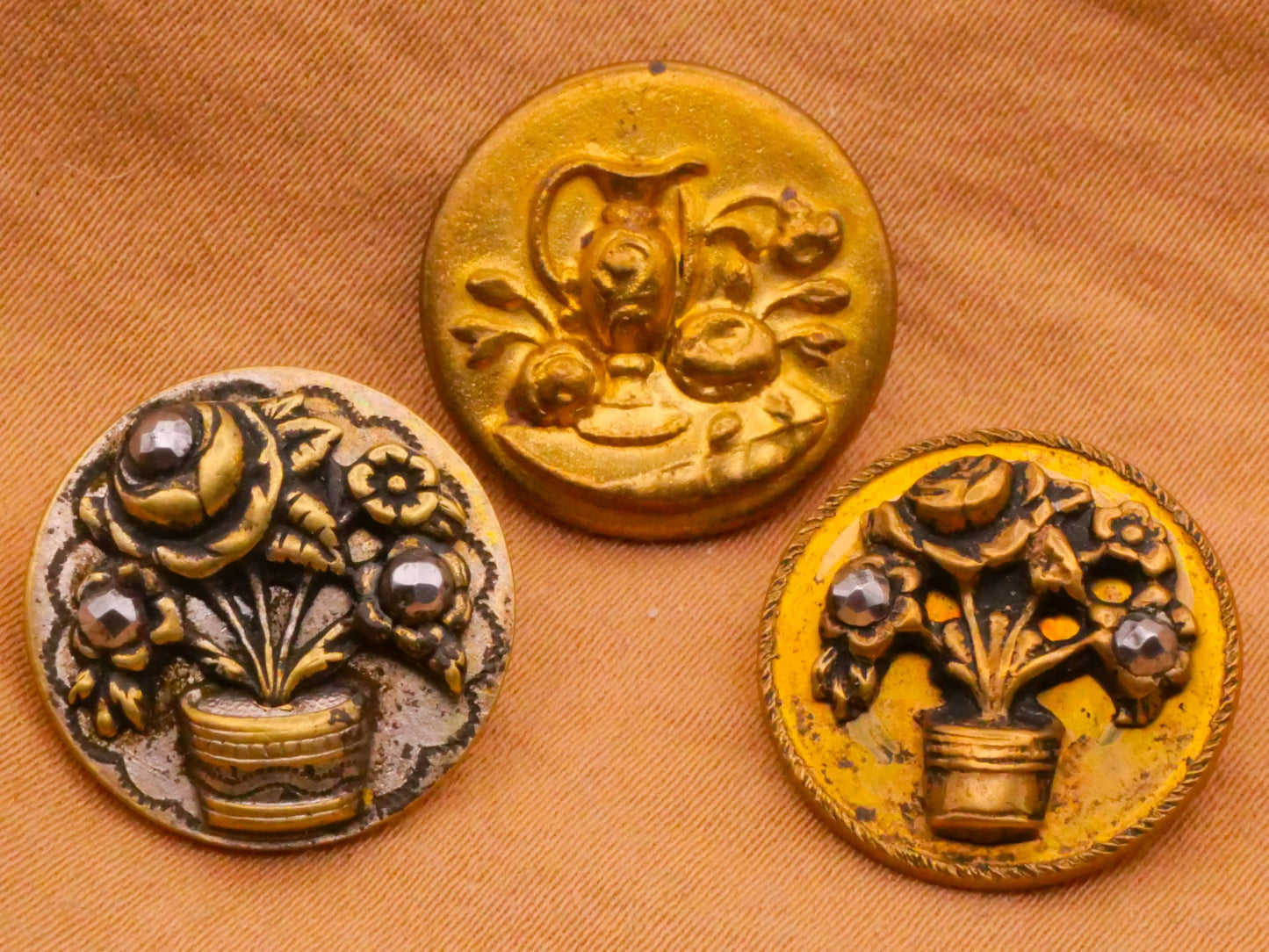 Flower Display Bouquet Victorian Metal Button Various 17mm