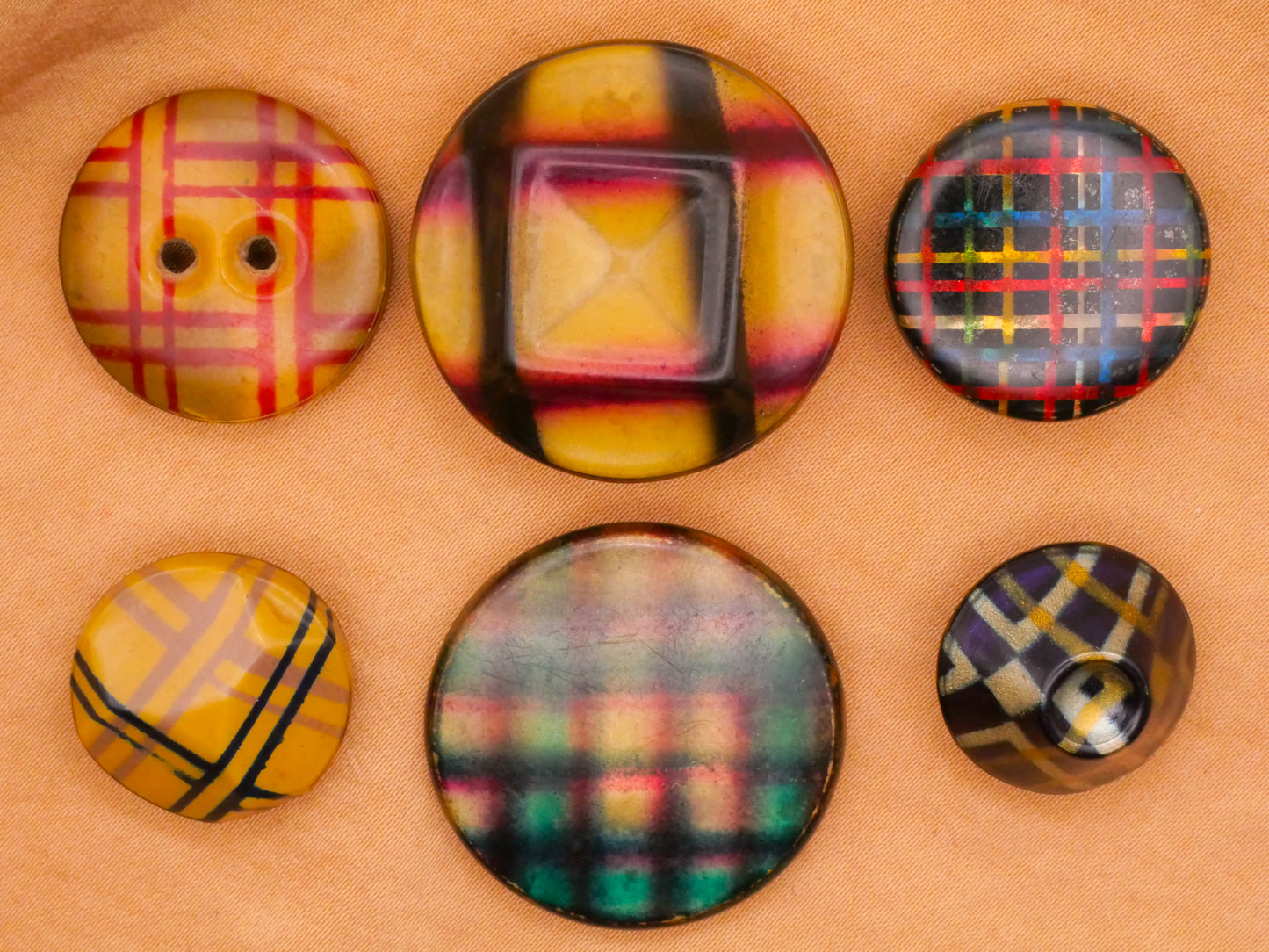 Plaid Fabric Look Celluloid Early Plastic Vintage Button Various 18-29mm