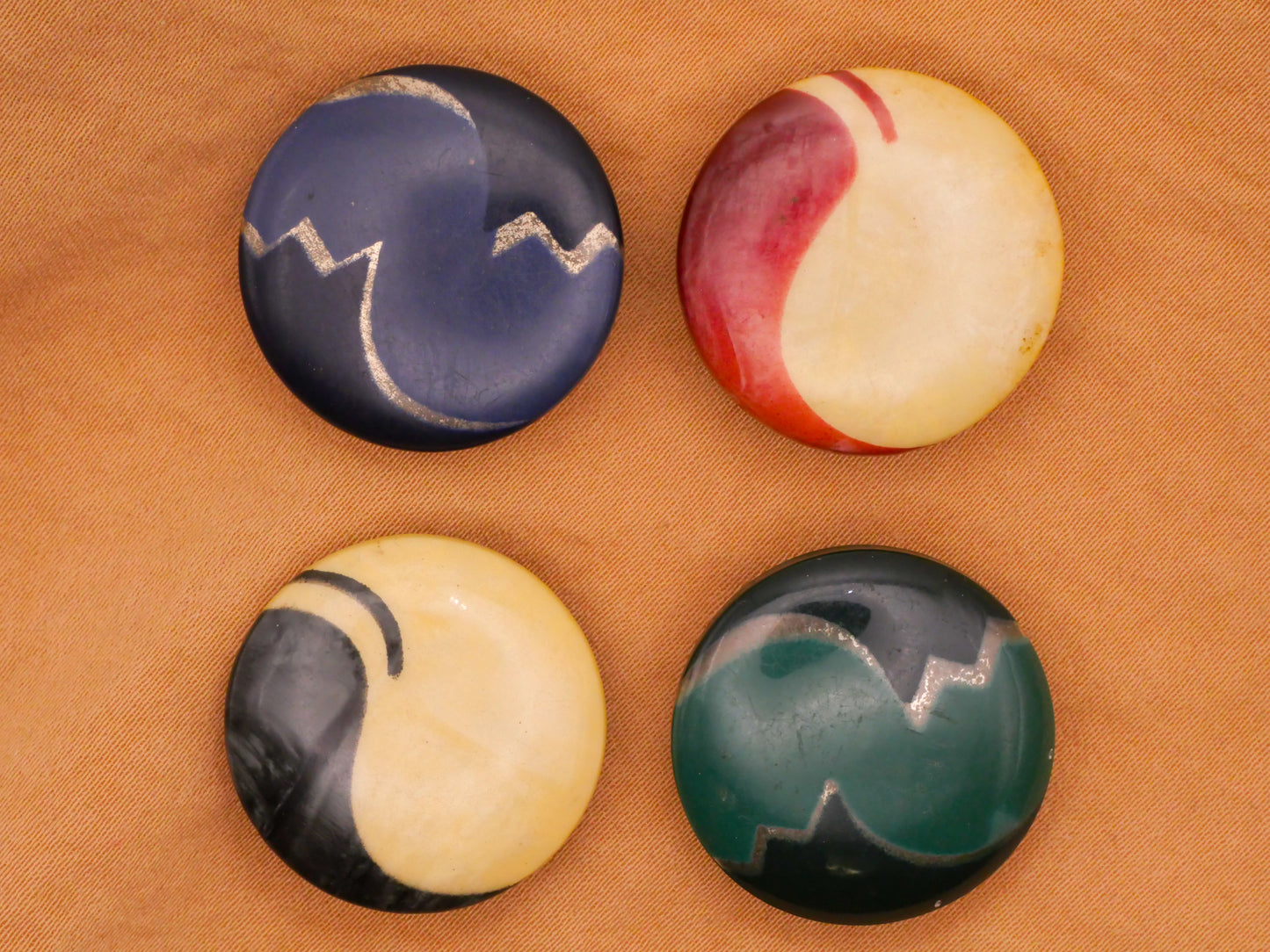 Retro Design Celluloid Early Plastic Button Various 23mm