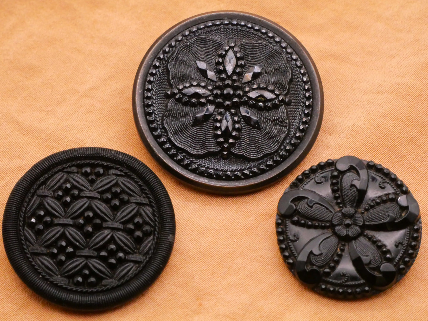 Lacy Look Black Glass Antique Button Various 23-32mm