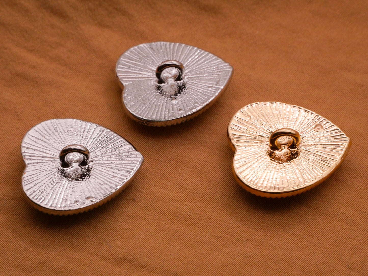 Heart Shimmer Glitter Green or Red Meteal Button Various 20mm