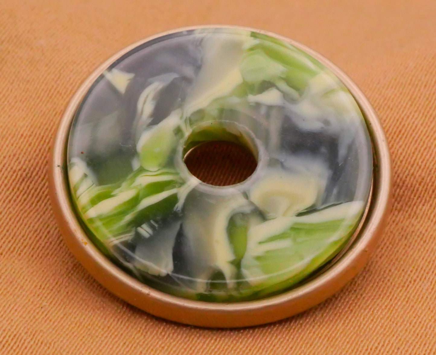 Marbled Green Wreath Look Plastic Metal Button 22mm