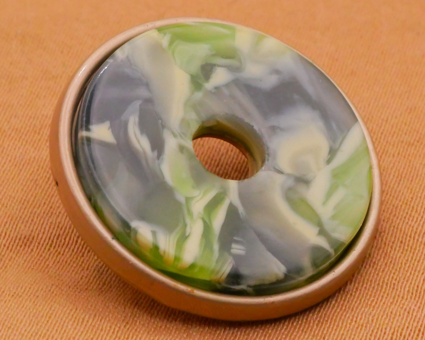 Marbled Green Wreath Look Plastic Metal Button 22mm