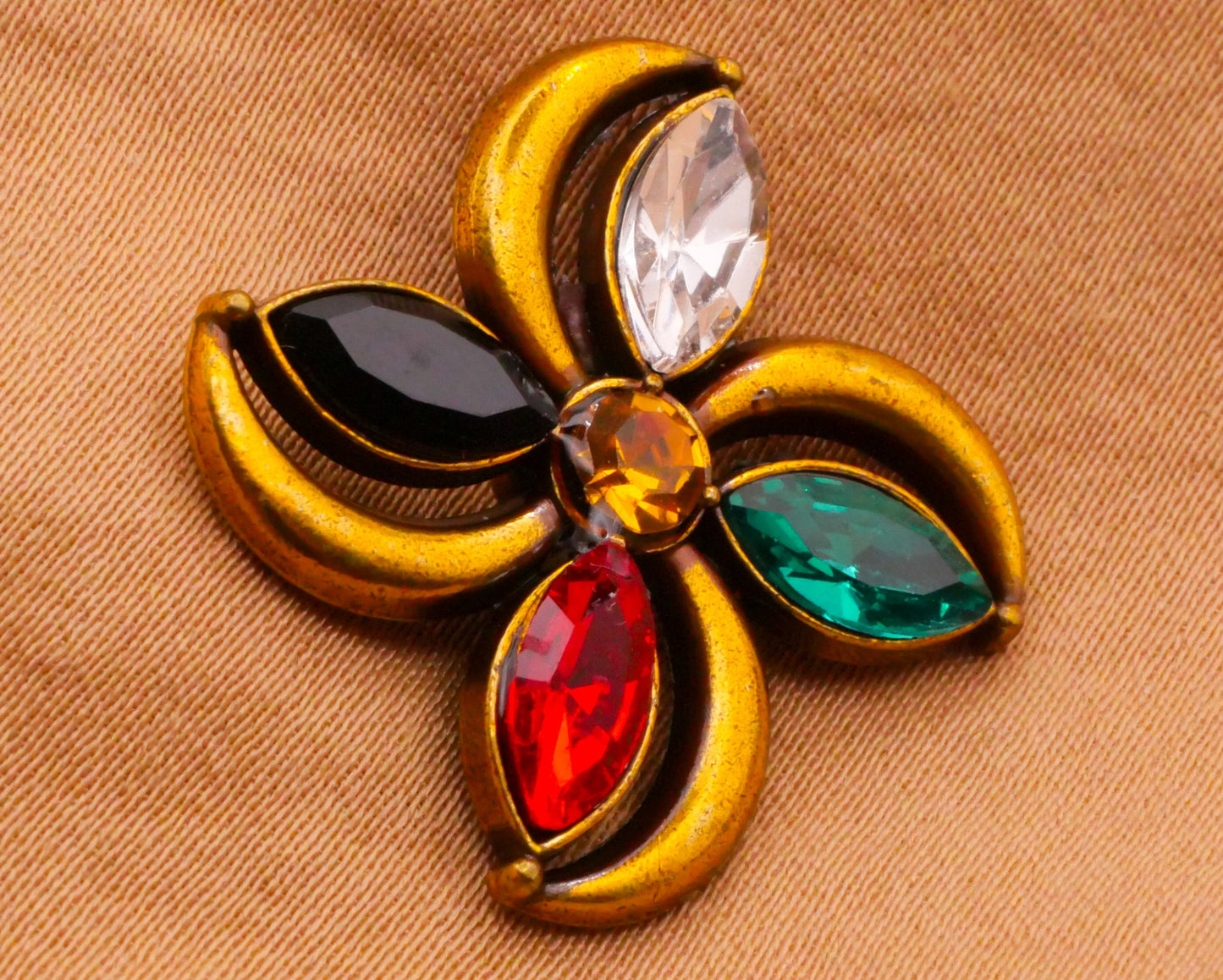 Pinwheel Fan Christmas Colors Rhinestone Metal Button 20mm