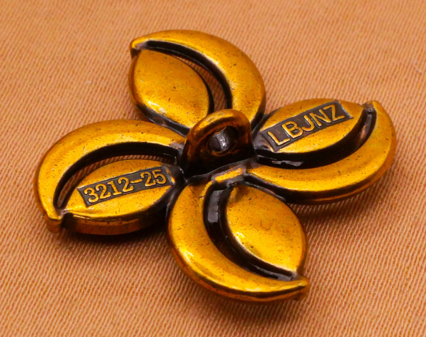 Pinwheel Fan Christmas Colors Rhinestone Metal Button 20mm