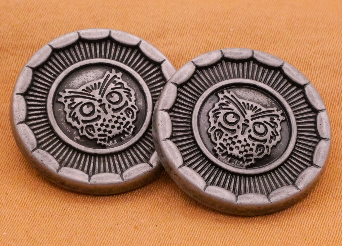 Owl Antiqued Silver Metal Pair of Buttons 20mm
