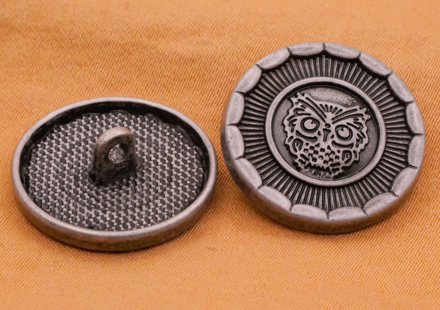 Owl Antiqued Silver Metal Pair of Buttons 20mm