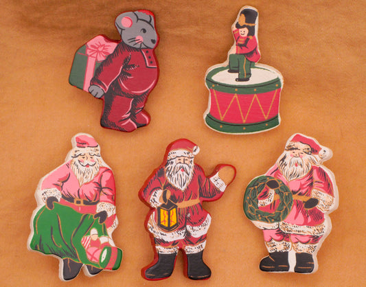 Christmas Vintage Mouse Drum or Santa Wood Button Various 23-43mm