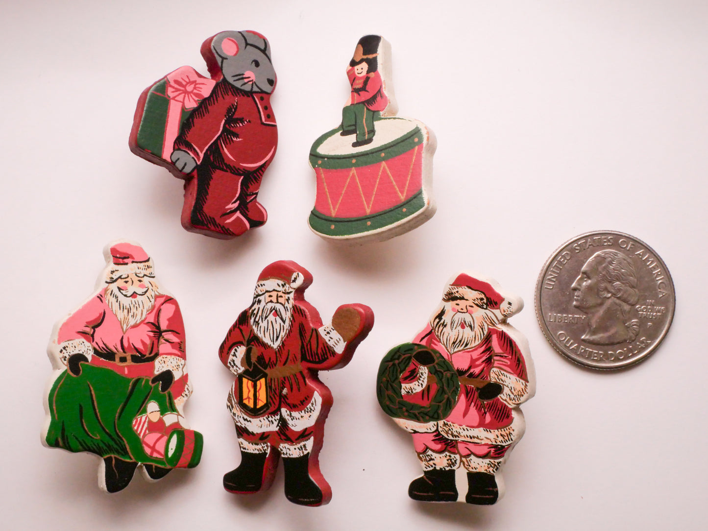 Christmas Vintage Mouse Drum or Santa Wood Button Various 23-43mm