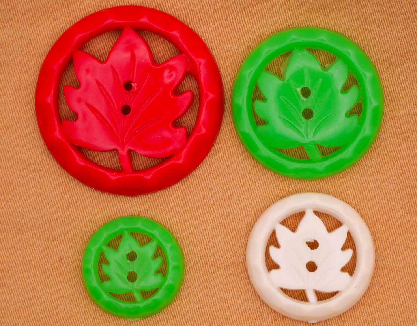 Leaf Pierced Housecoat Vintage Plastic Button Various 15-28mm