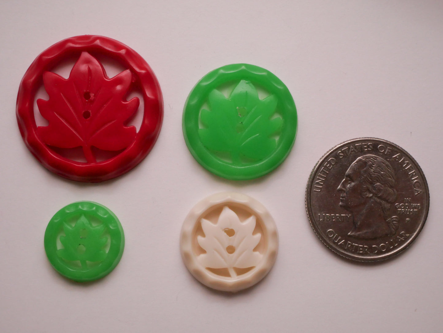 Leaf Pierced Housecoat Vintage Plastic Button Various 15-28mm