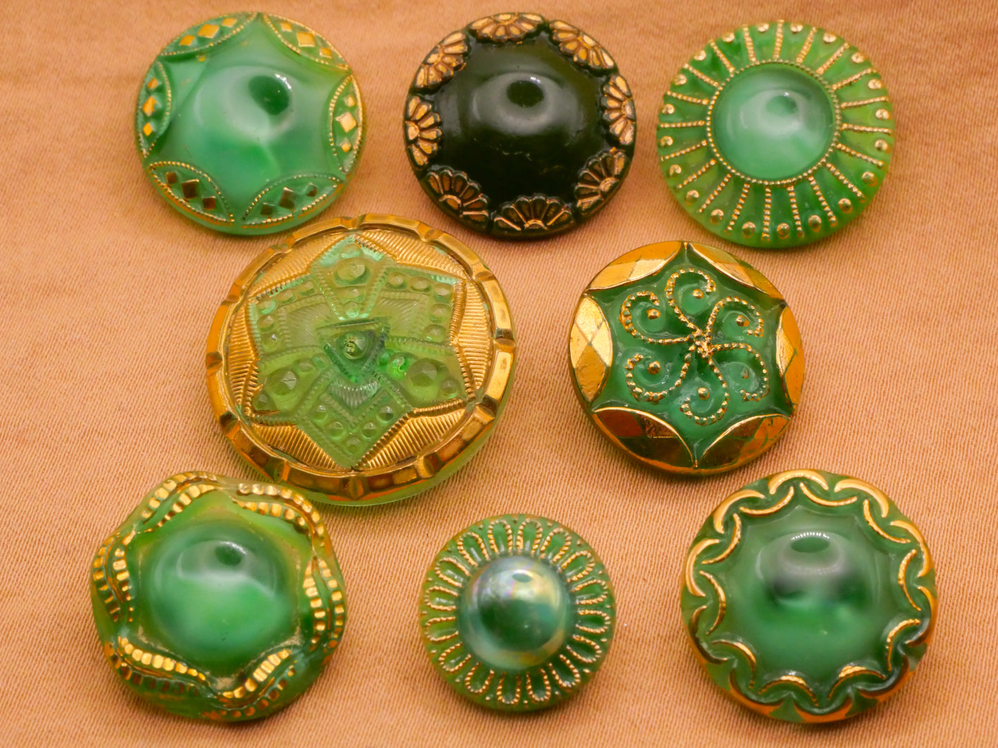 Green Gold Edge Vintage Button Various 13-23mm