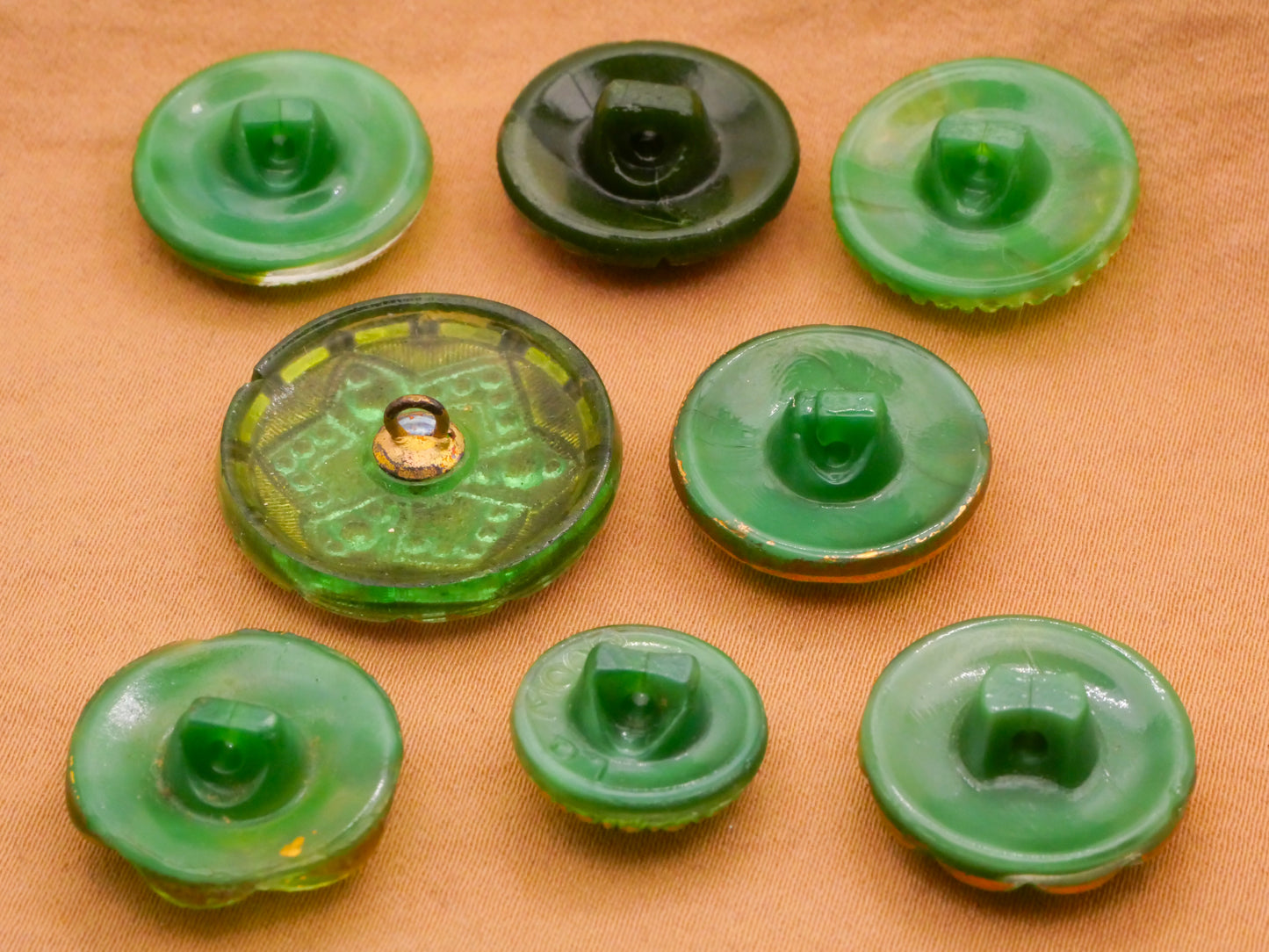 Green Gold Edge Vintage Button Various 13-23mm
