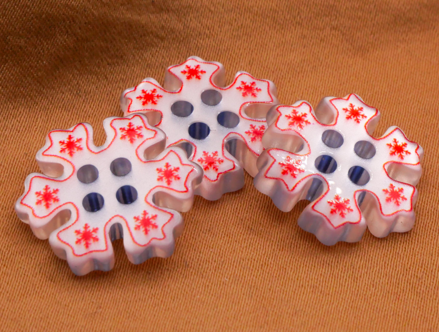 Snowflake Pearlized Plastic Red Details Set of Three Buttons 16mm