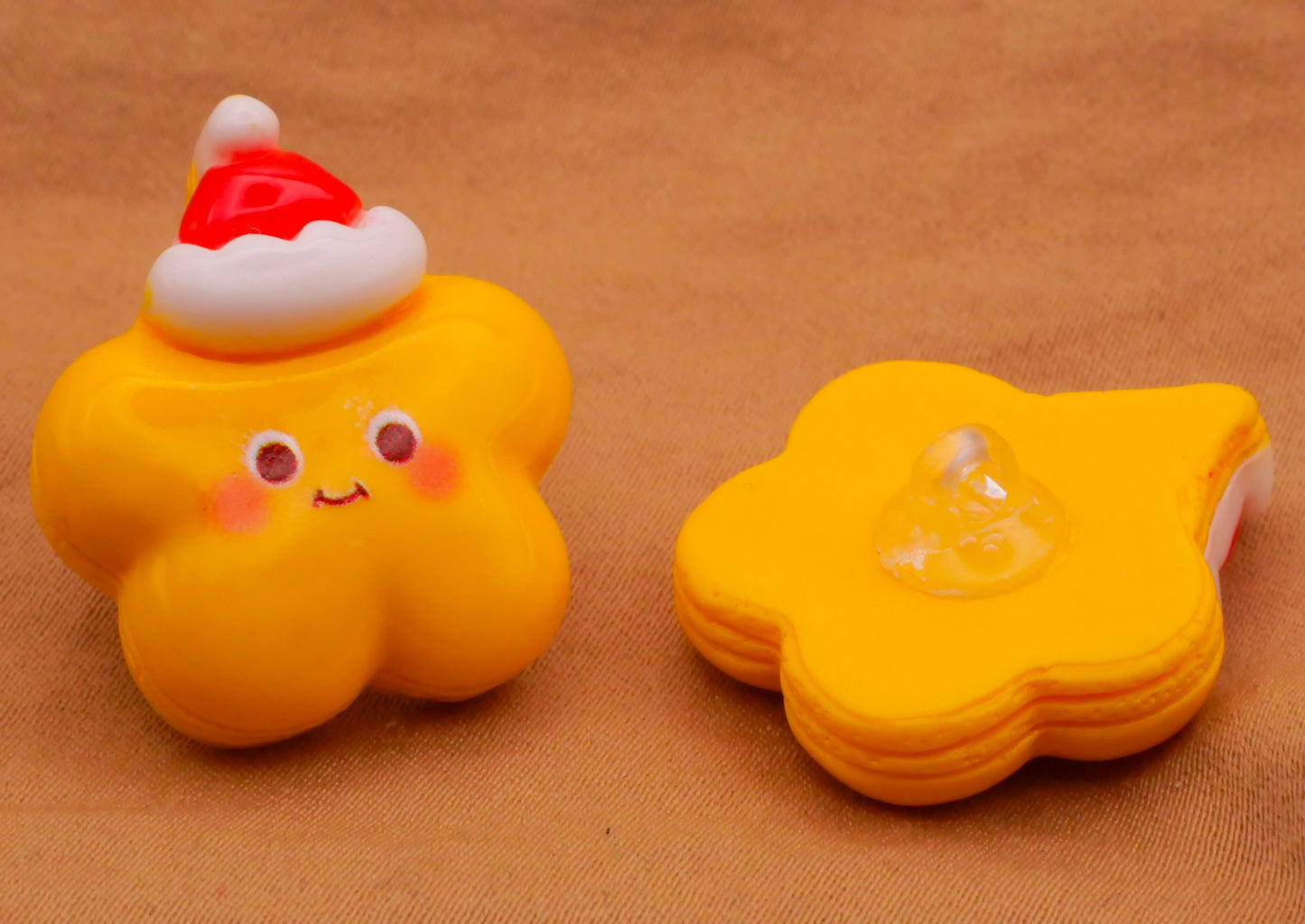 Star Santa Cute Face Plastic Pair of Buttons 22x24mm