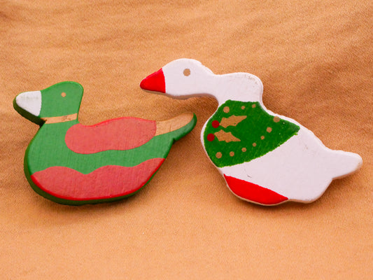 Duck or Goose Vintage Wood Button Various 24-47mm