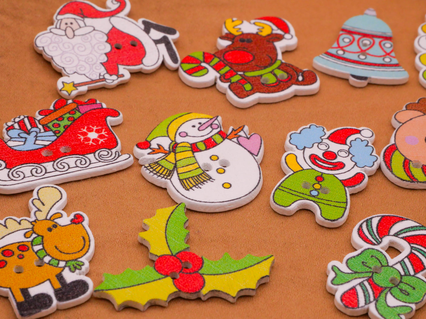 Christmas Motif Festive Wood Assorted Set of Ten Buttons 19-30mm