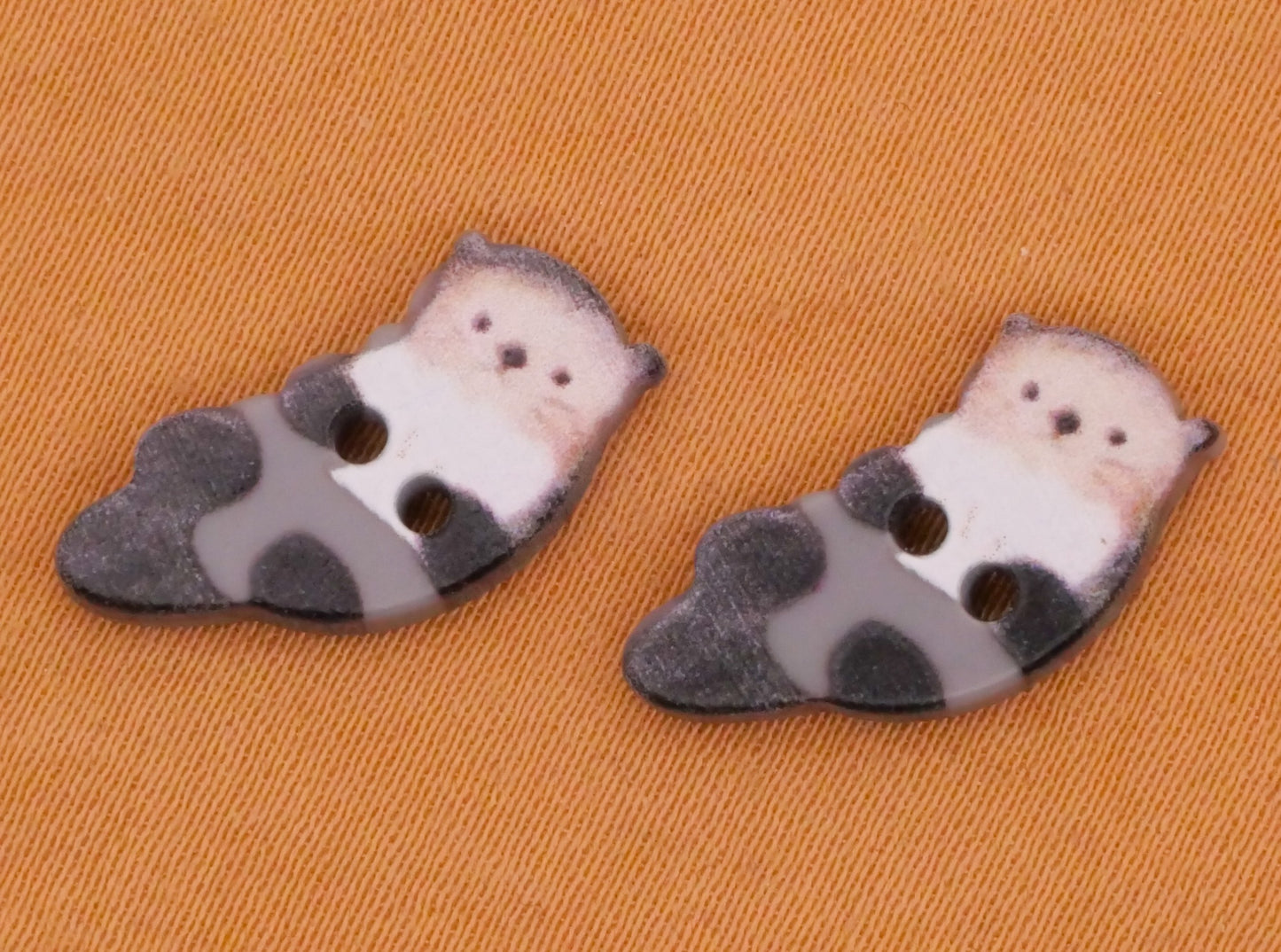 Otter Marine Animal Plastic Pair of Buttons 9x16mm