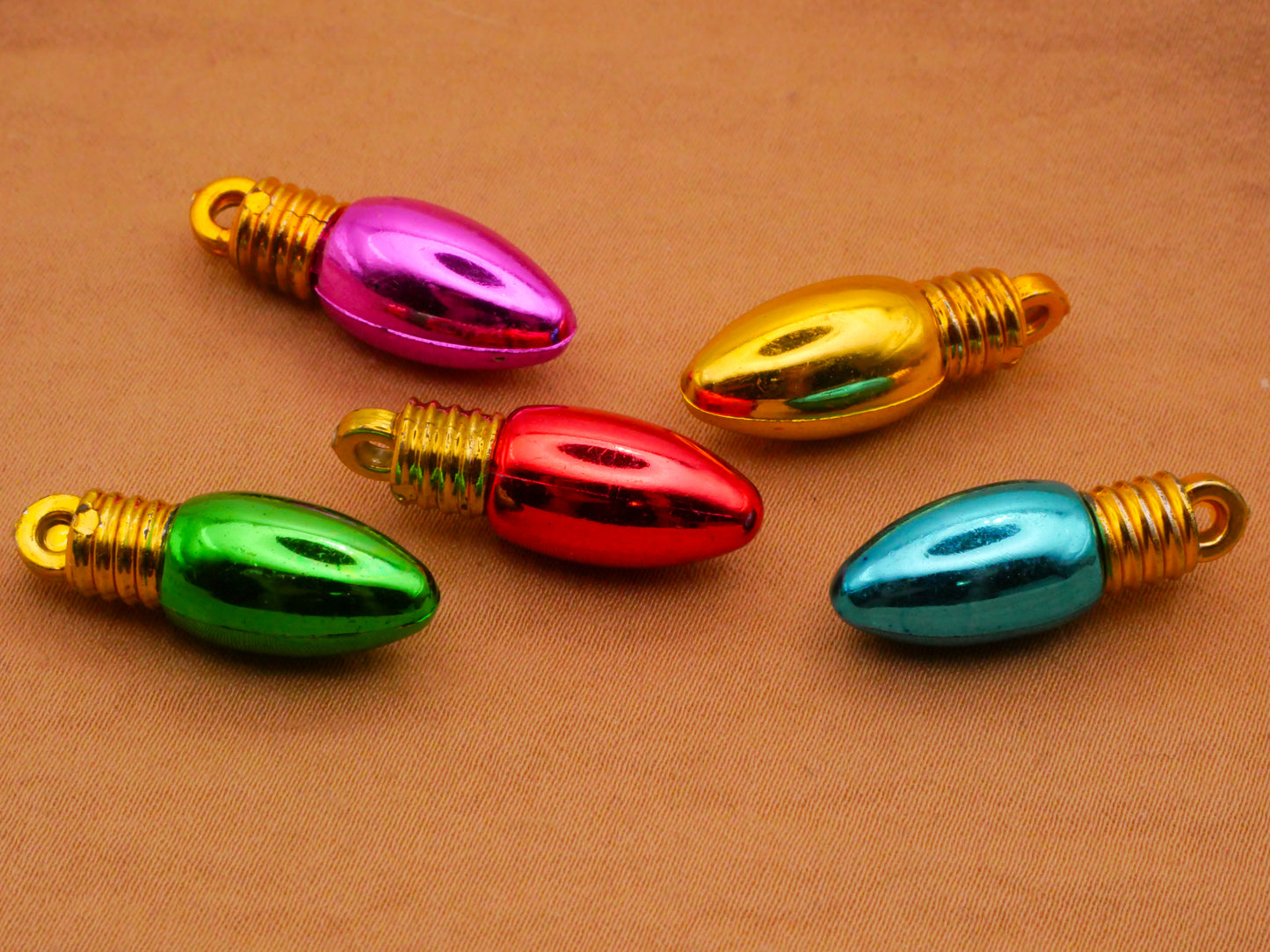 Christmas Bulb Retro Plastic Set of Five Charms 9x24mm