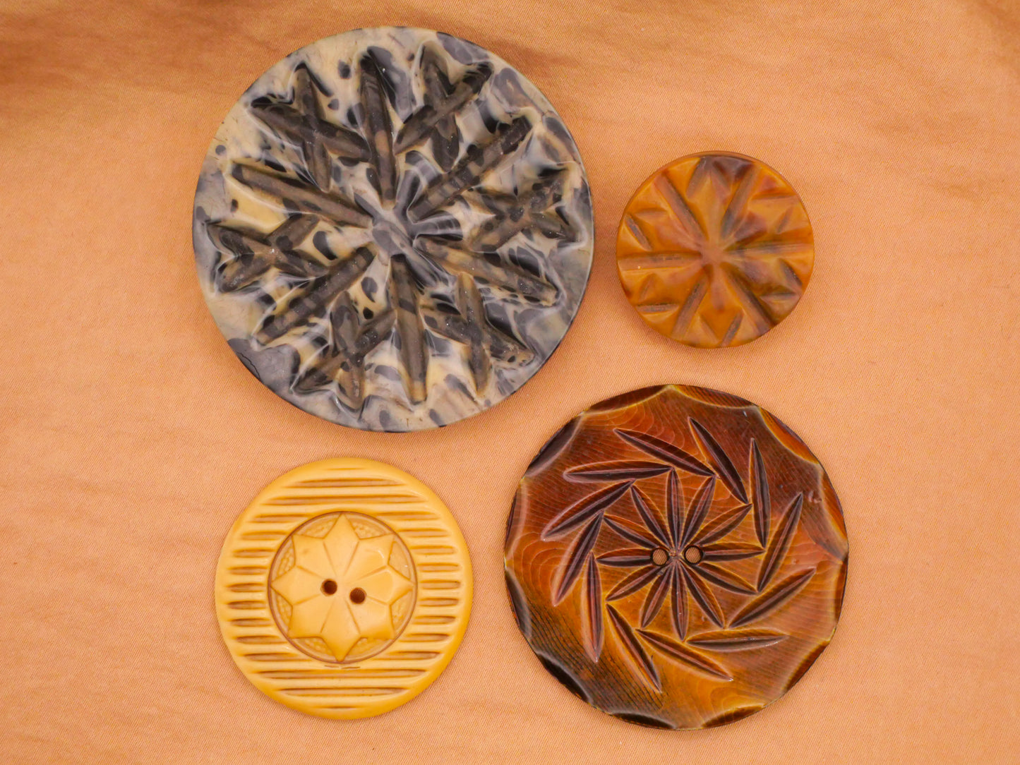 Snowflake Vintage Early Plastic Button Various 28-57mm