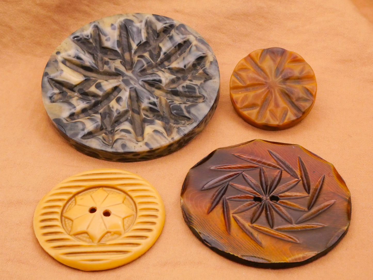 Snowflake Vintage Early Plastic Button Various 28-57mm