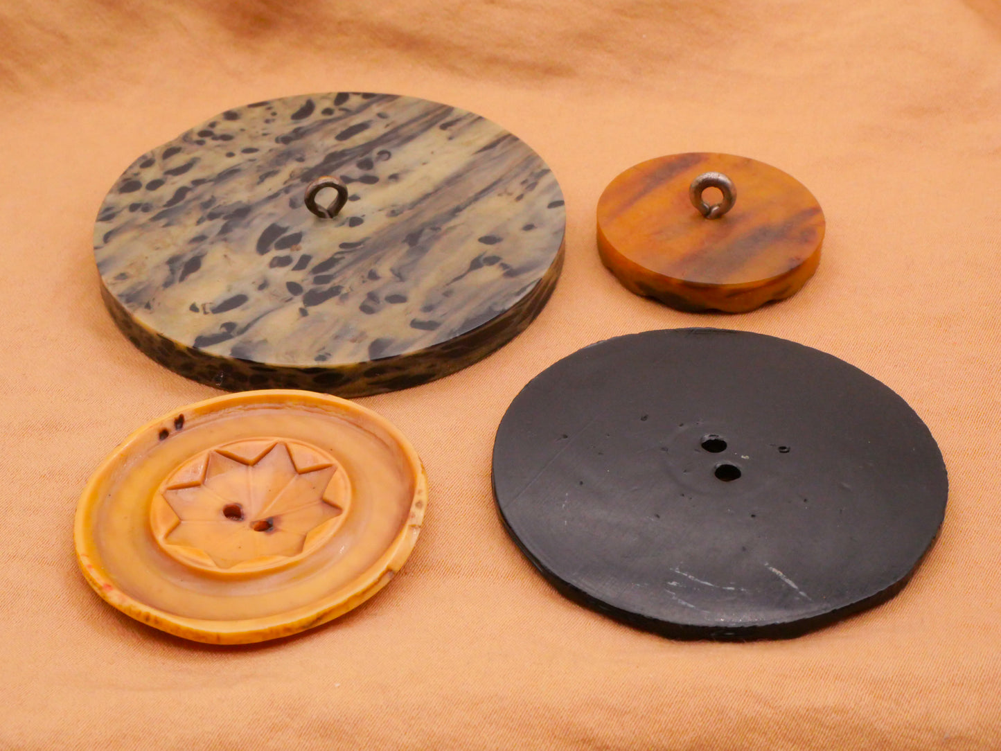 Snowflake Vintage Early Plastic Button Various 28-57mm