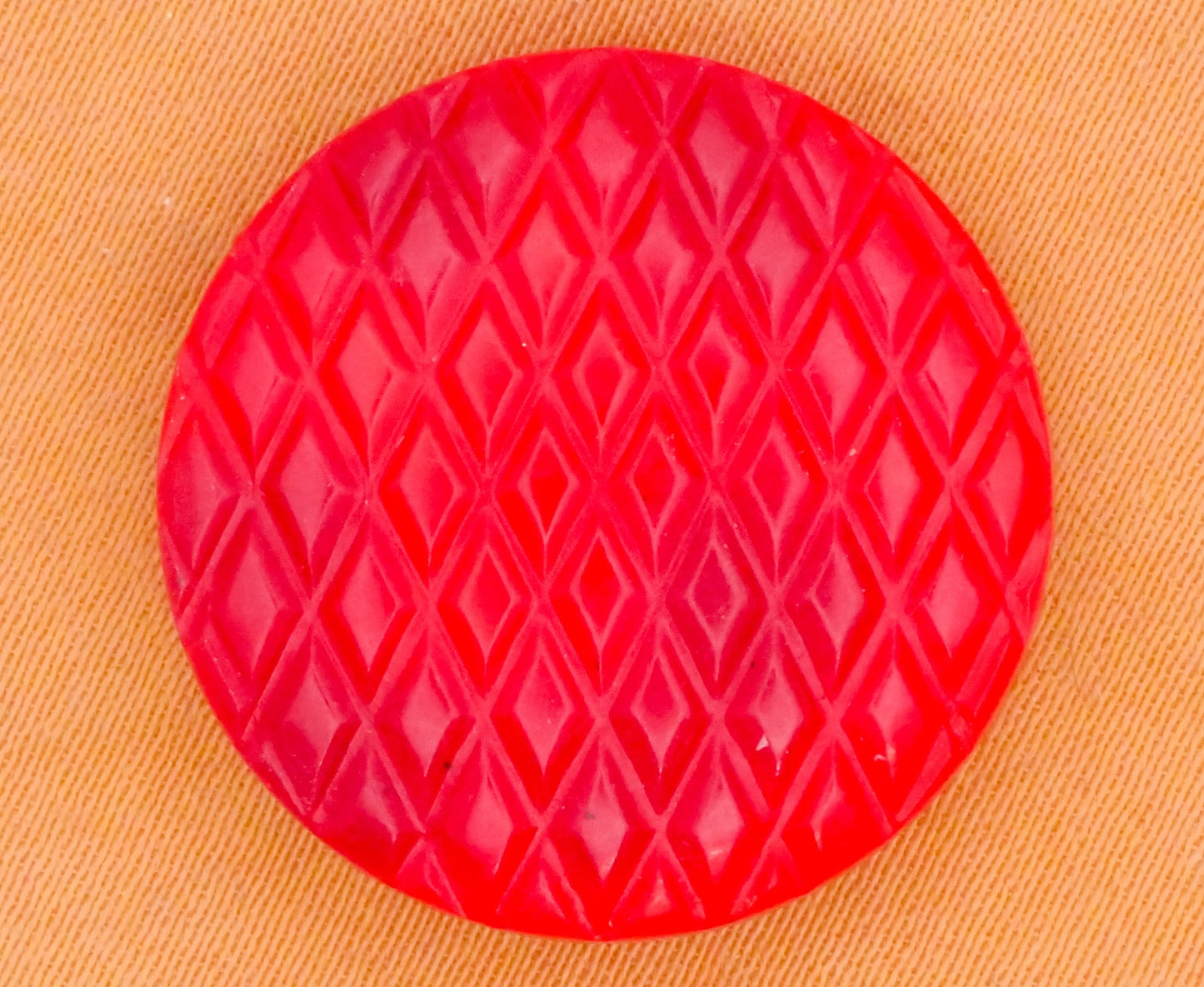 Diamond Hatch Texture Vintage Red Plastic Button 23mm