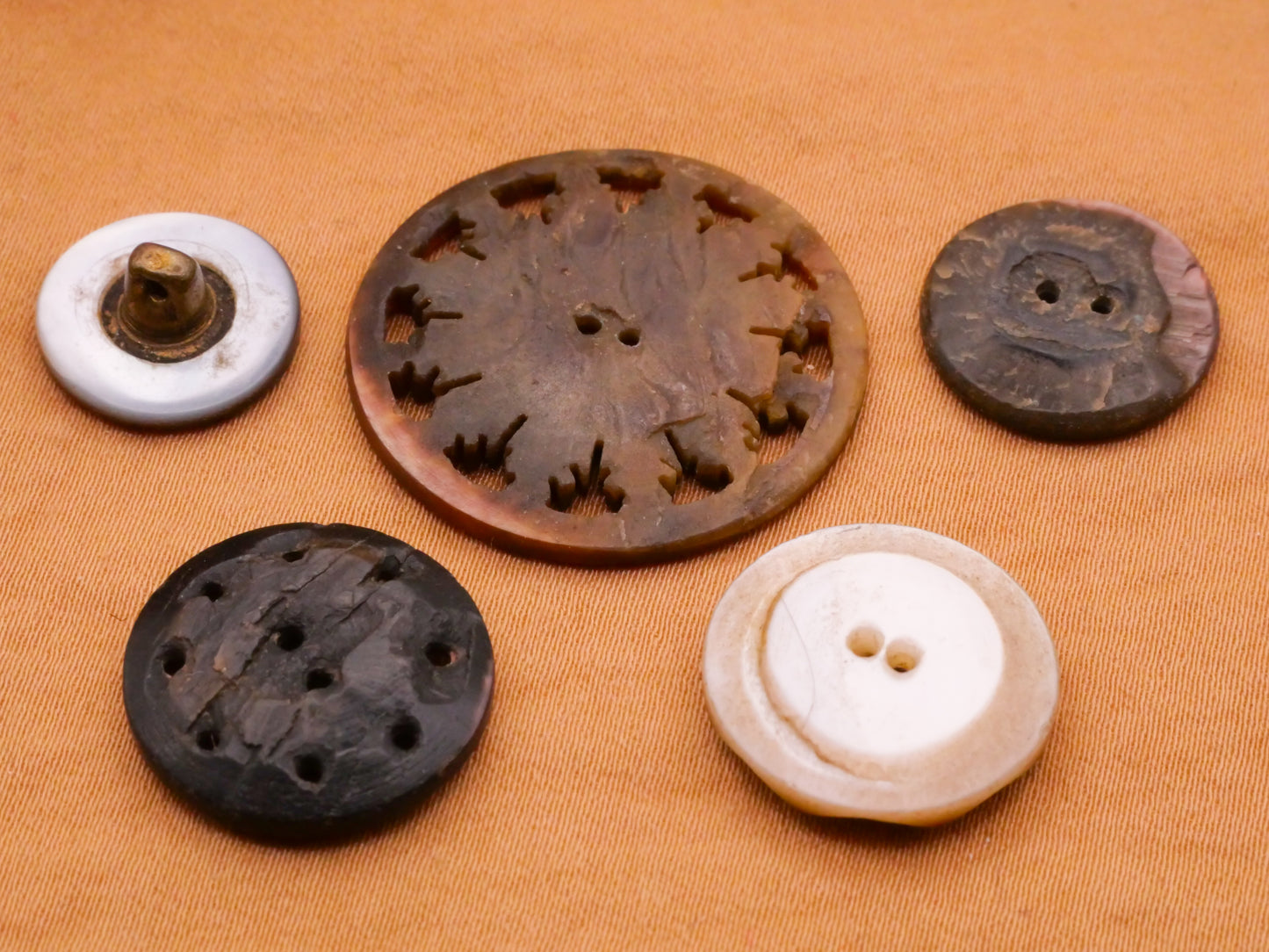 Snowflake Smoky Mother of Pearl Carved Etched Shell Button Various 14-27mm