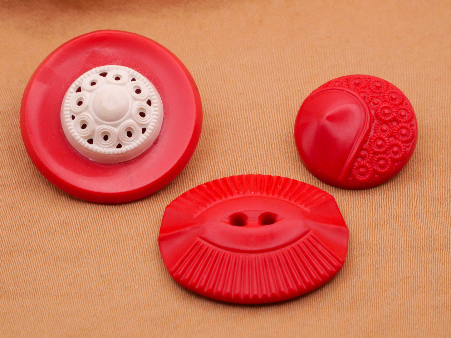 Red 1930s Inspired Vintage Red Plastic Button Various 19-28mm
