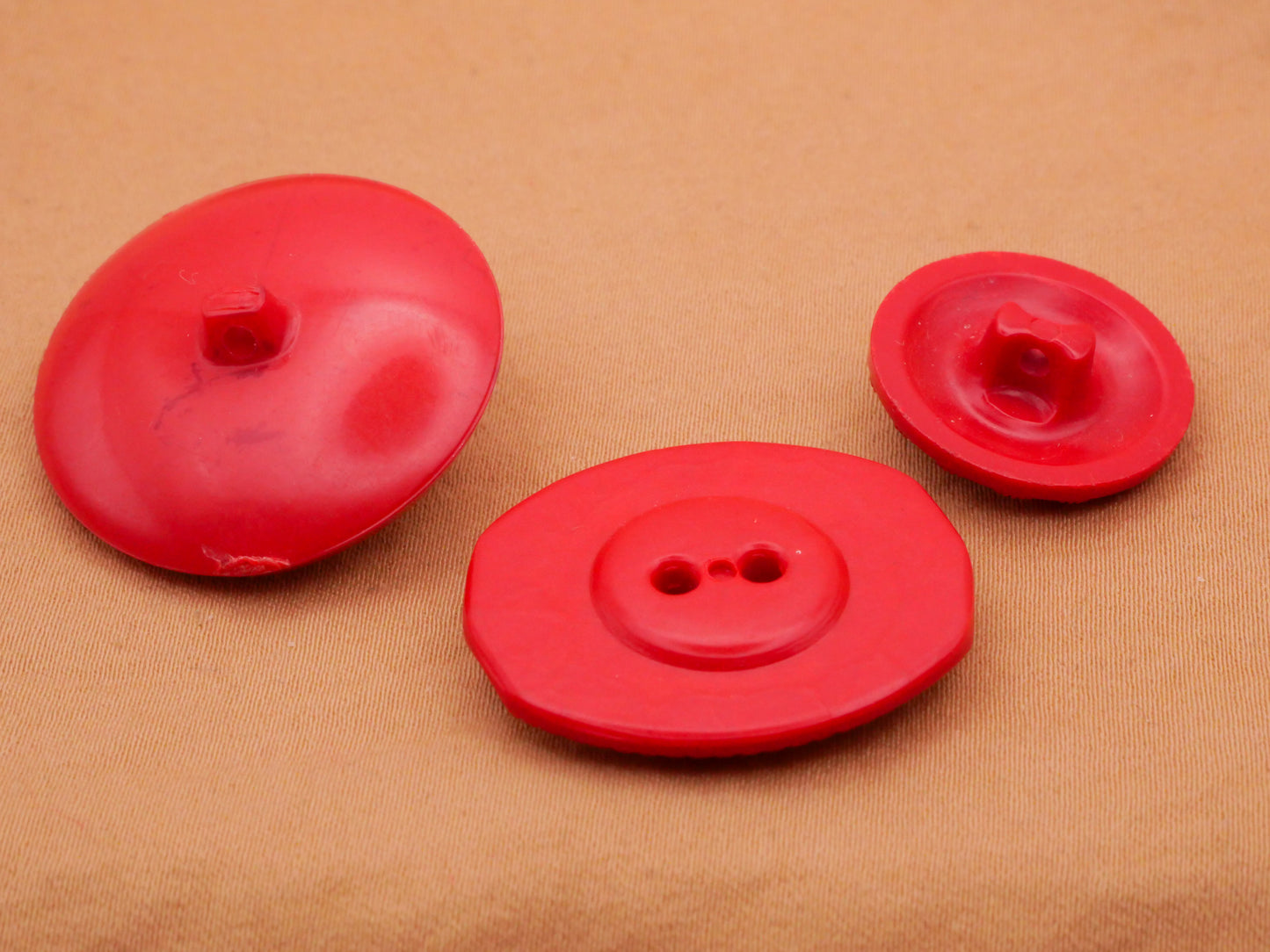 Red 1930s Inspired Vintage Red Plastic Button Various 19-28mm