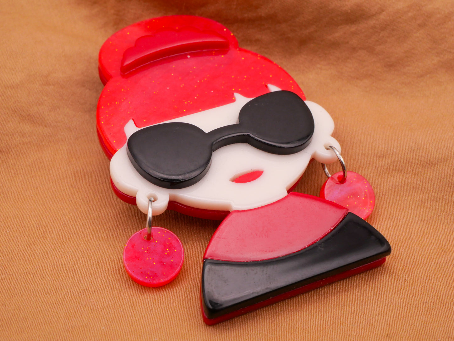 Aubrey Hepburn Look Red Black Acrylic Moveable Large Button 41x64mm