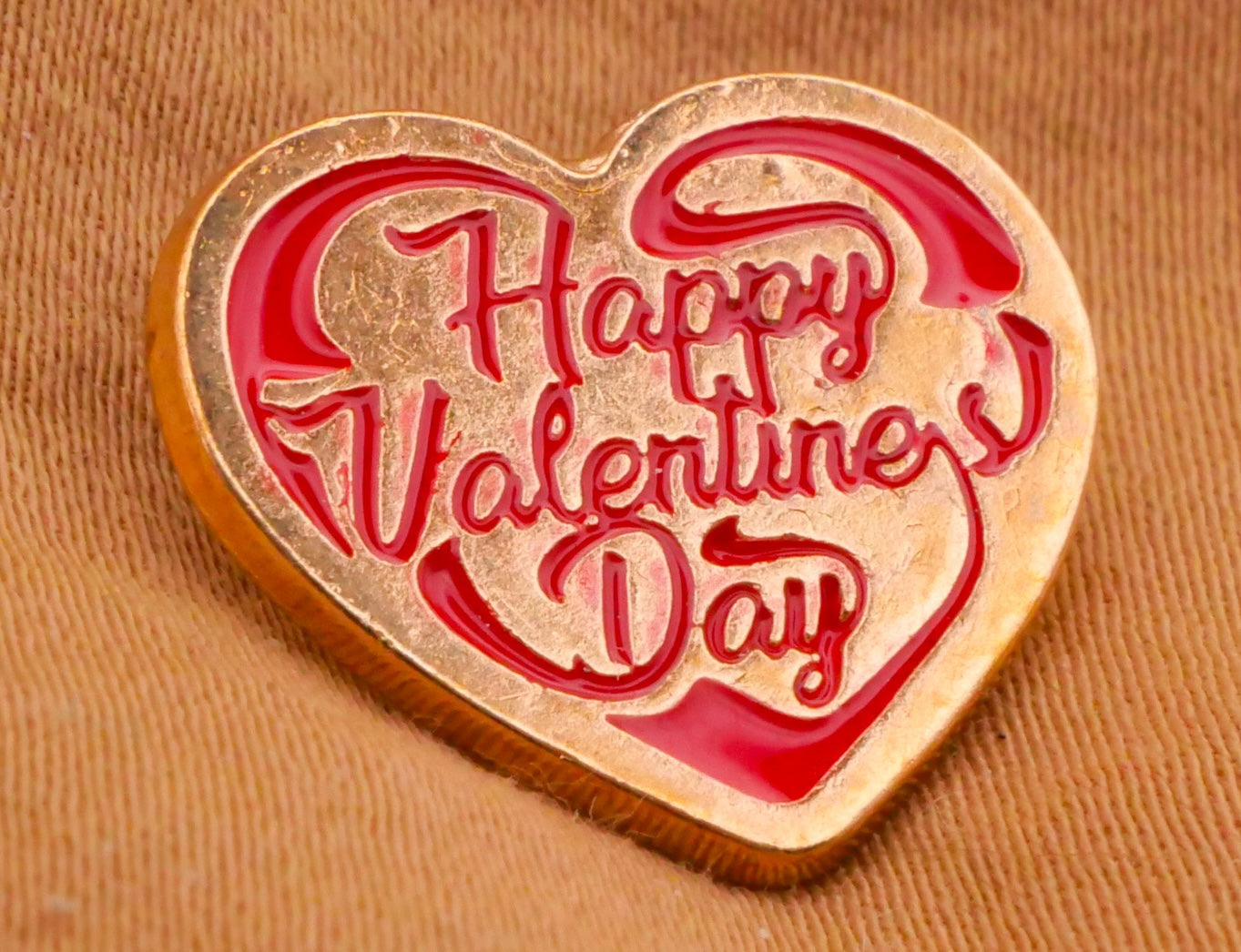 Happy Valentine's Day Verbal Heart Metal Enamel Button 15x18mm