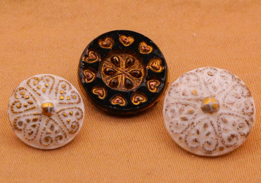 Heart Wreath Gold Luster Glass Button Various 11-14mm