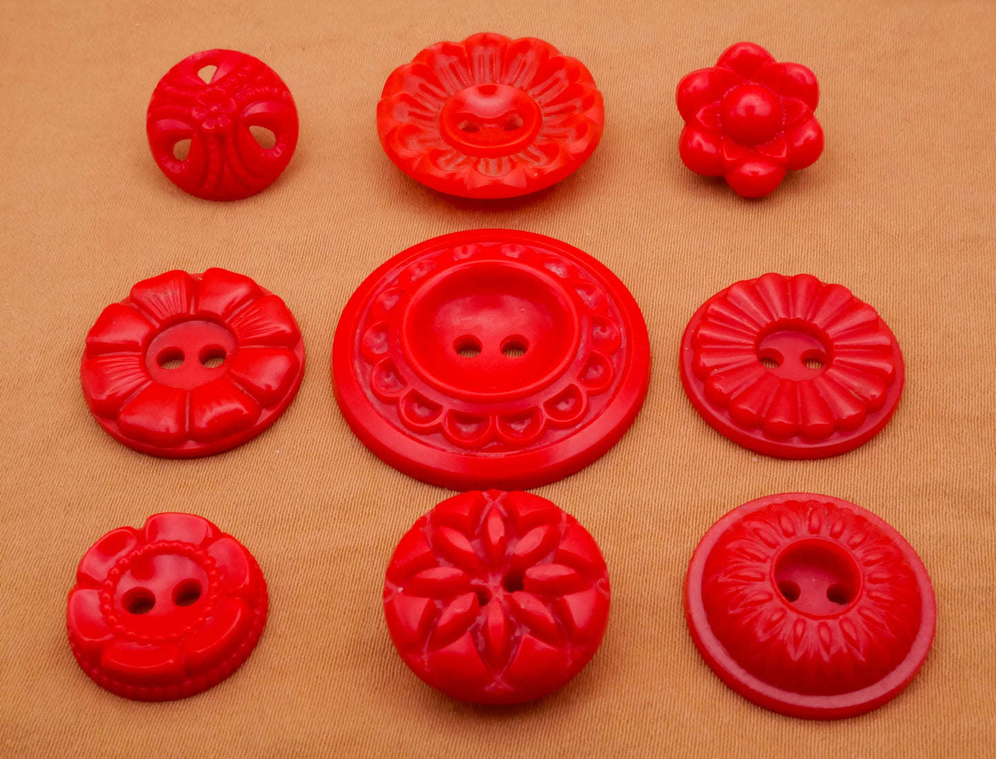 Flower Red Housecoat Vintage Plastic Button Various 14-27mm
