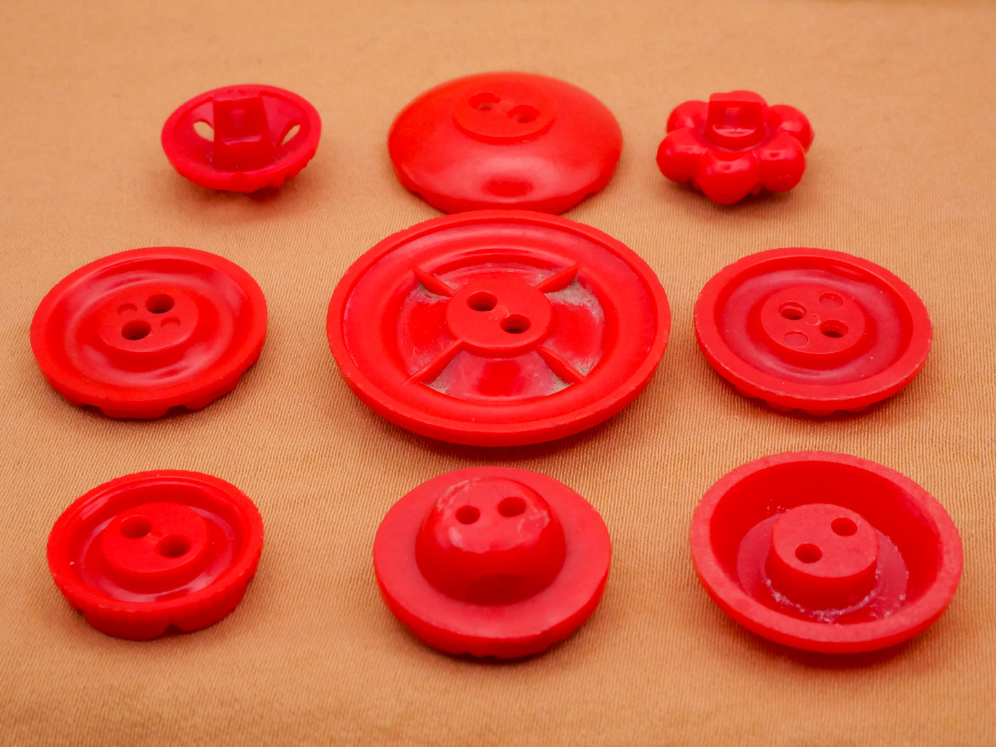 Flower Red Housecoat Vintage Plastic Button Various 14-27mm