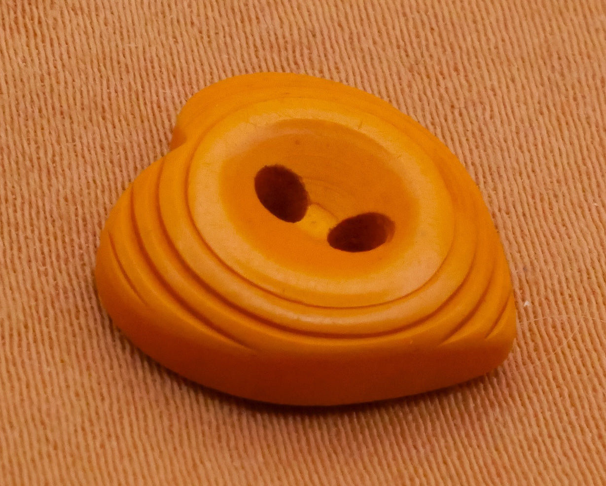 Heart Ridge Circles Design Butterscotch Bakelite Early Plastic Button 13x14mm