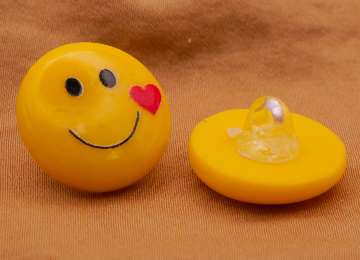 Smiley Face Heart Cheek Plastic Pair of Buttons 18mm