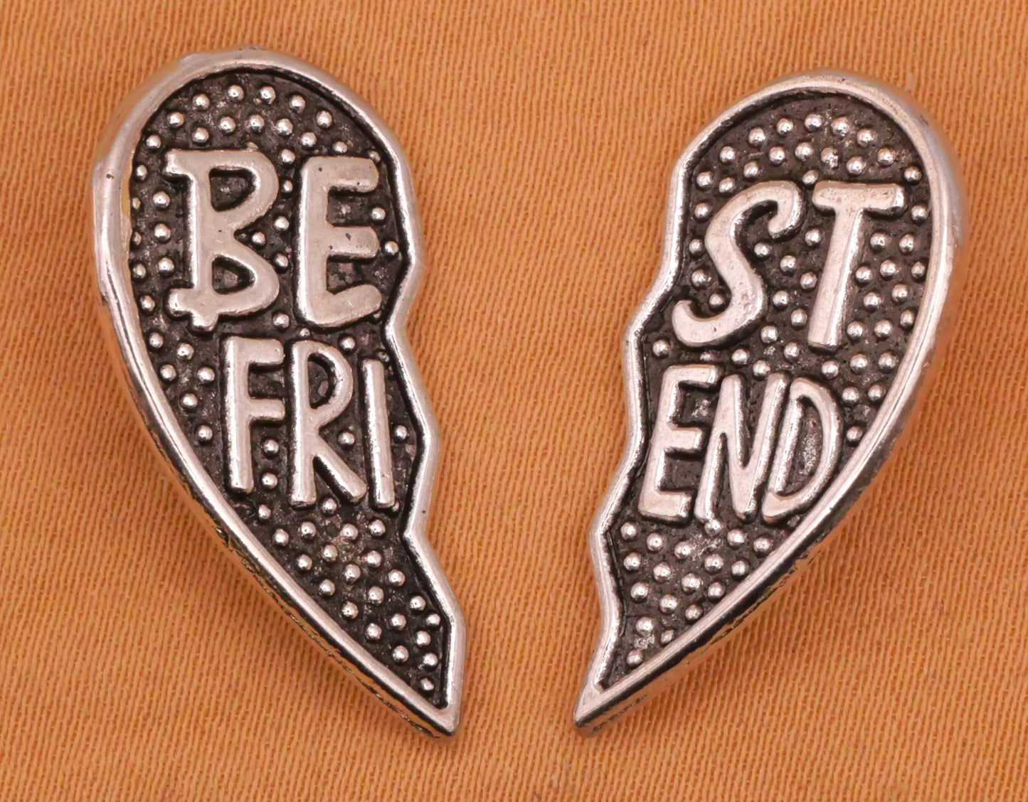 Best Friend Friendship Verbal Heart Metal Pair of Buttons 14x25mm