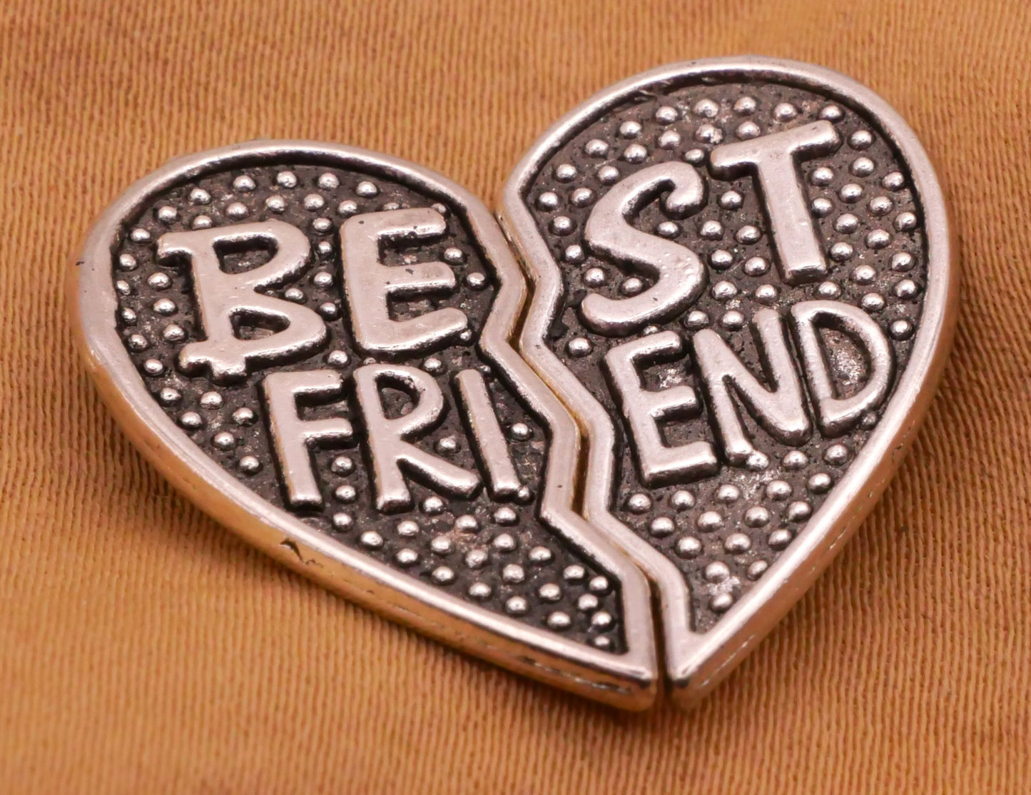 Best Friend Friendship Verbal Heart Metal Pair of Buttons 14x25mm