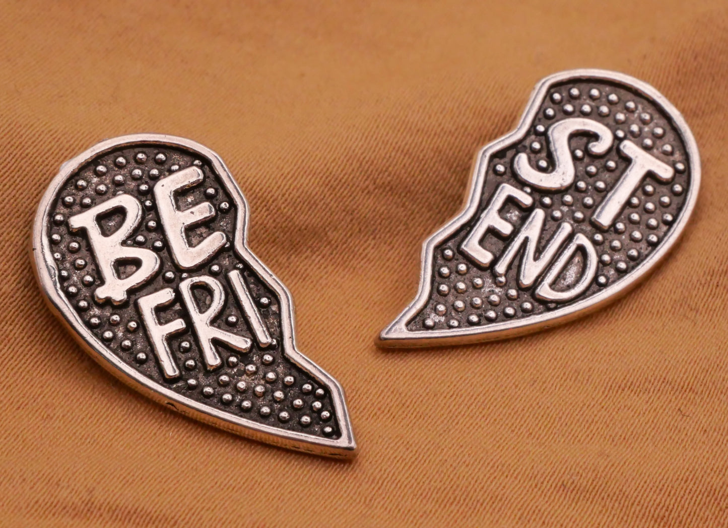 Best Friend Friendship Verbal Heart Metal Pair of Buttons 14x25mm