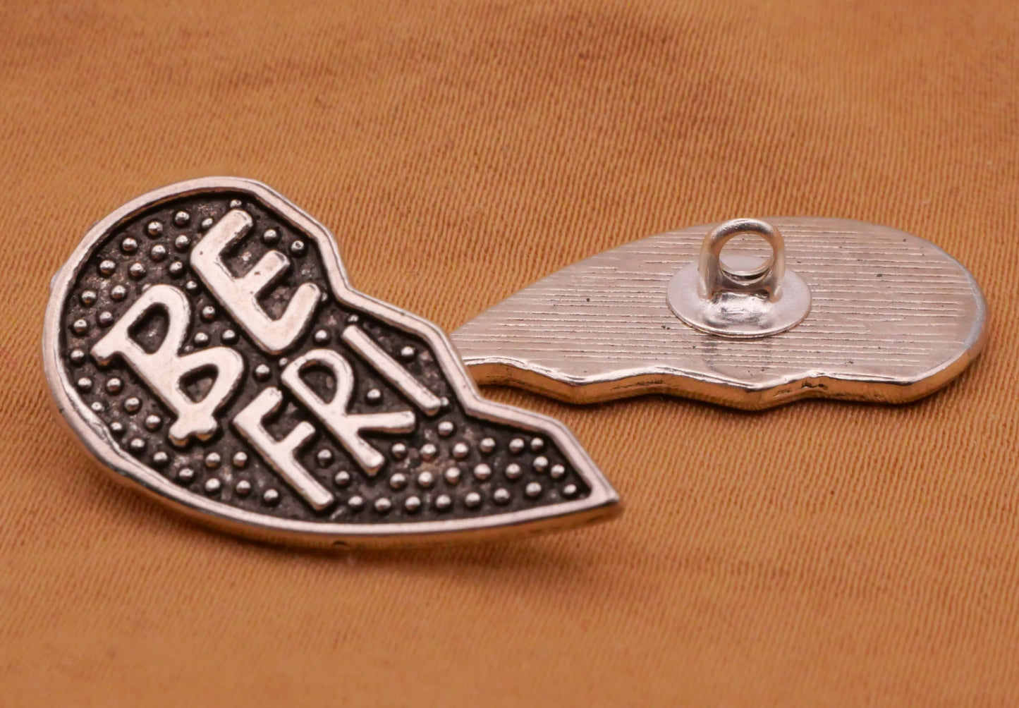 Best Friend Friendship Verbal Heart Metal Pair of Buttons 14x25mm