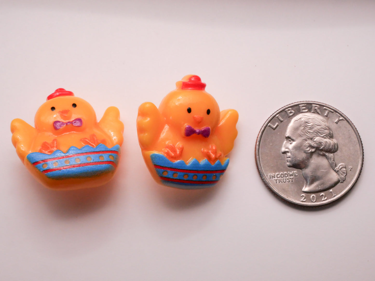 Chick Hatching Plastic Pair of Buttons 24x25mm