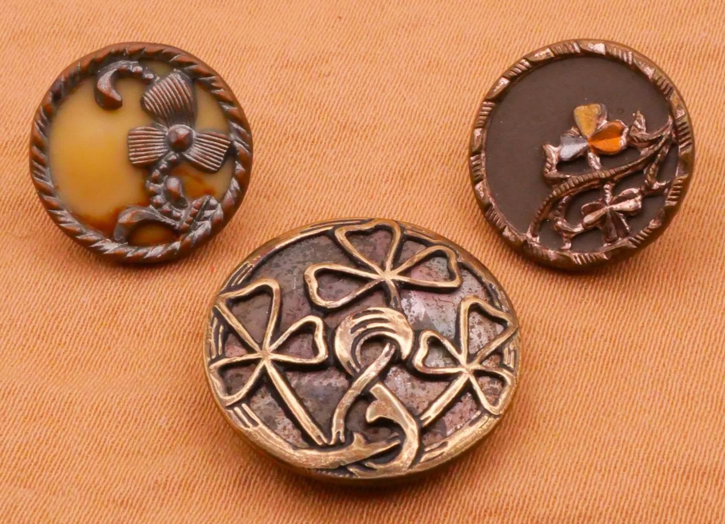 Clover Shamrock Three-Leaf Celluloid Victorian Metal Button Various 13-18mm