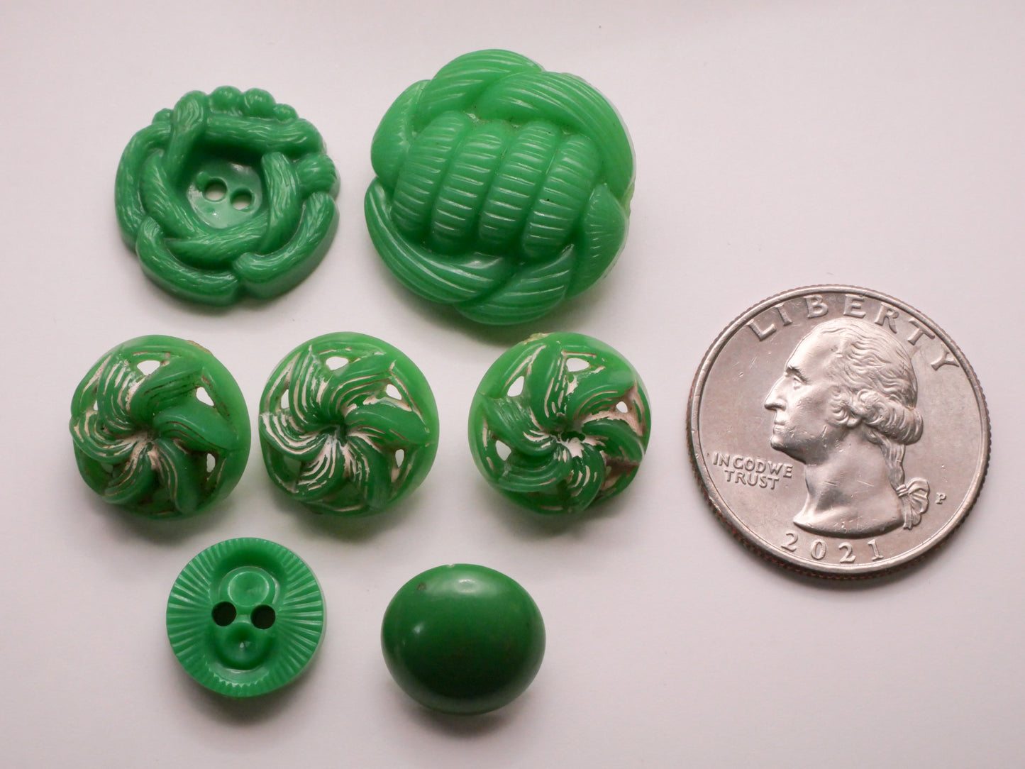 Kelly Green Housecoat Vintage Plastic Button Various 12-22mm