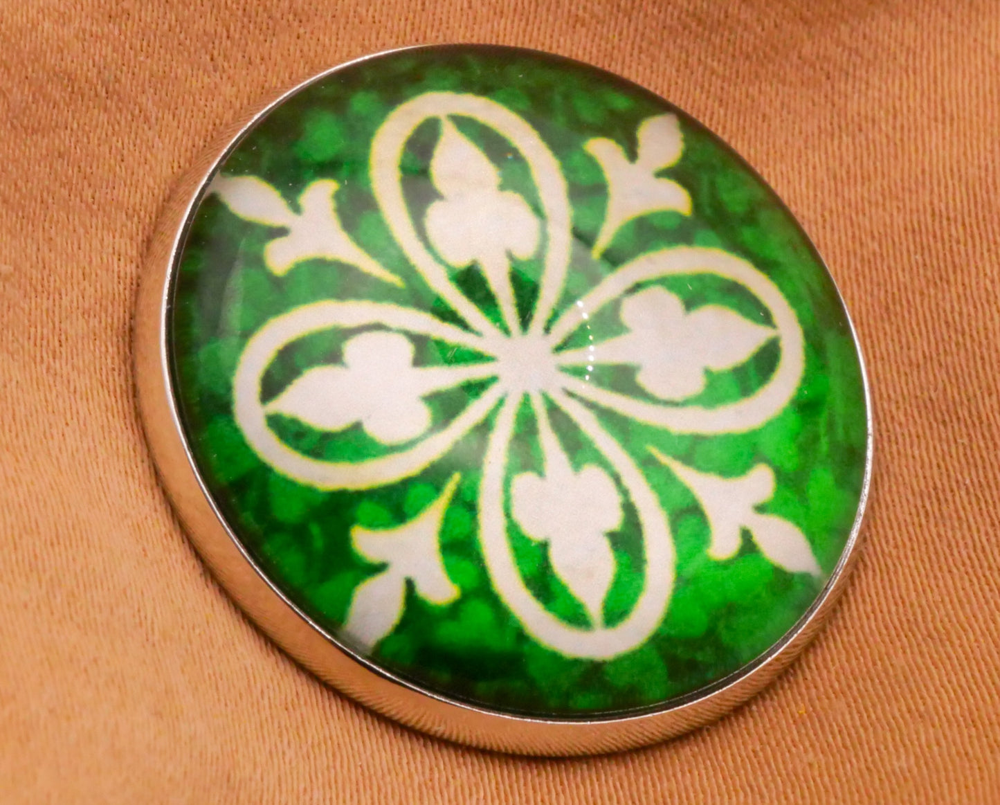 Clover Shamrock Fleur Filigree Dome Glass Silver Metal Button 27mm