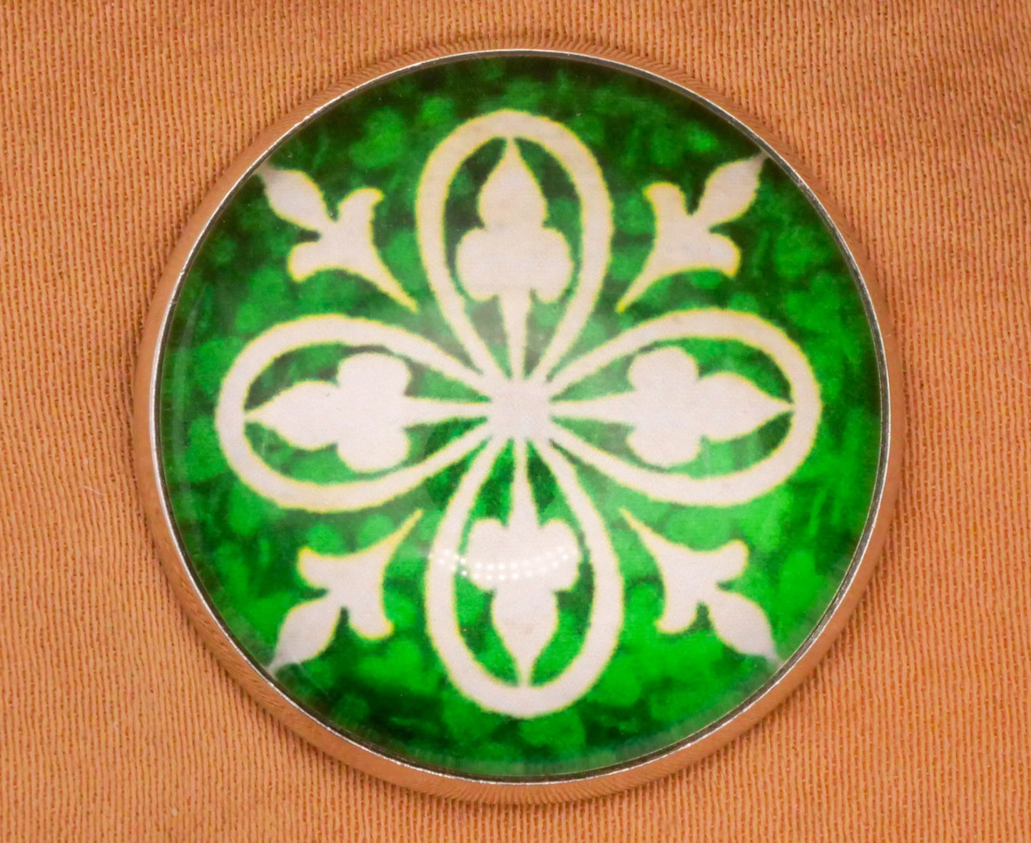 Clover Shamrock Fleur Filigree Dome Glass Silver Metal Button 27mm