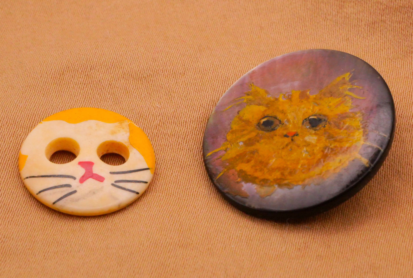 Cat Kitty Hand-Painted Face Horn or Mother of Pearl Button Various 17-25mm