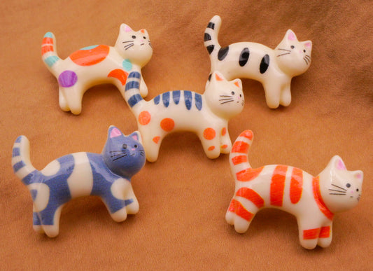 Cat Kitty Markings Plastic Set of Five Buttons 23x30mm